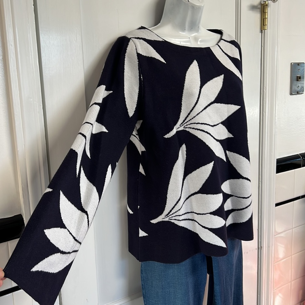 Crewneck Sweater by Premise Bell Sleeves navy blue white leaves floral Size L